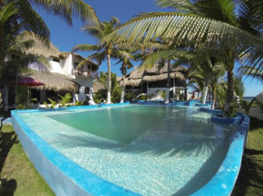 Гостиница Marbella Eco Lodge  Monterrico